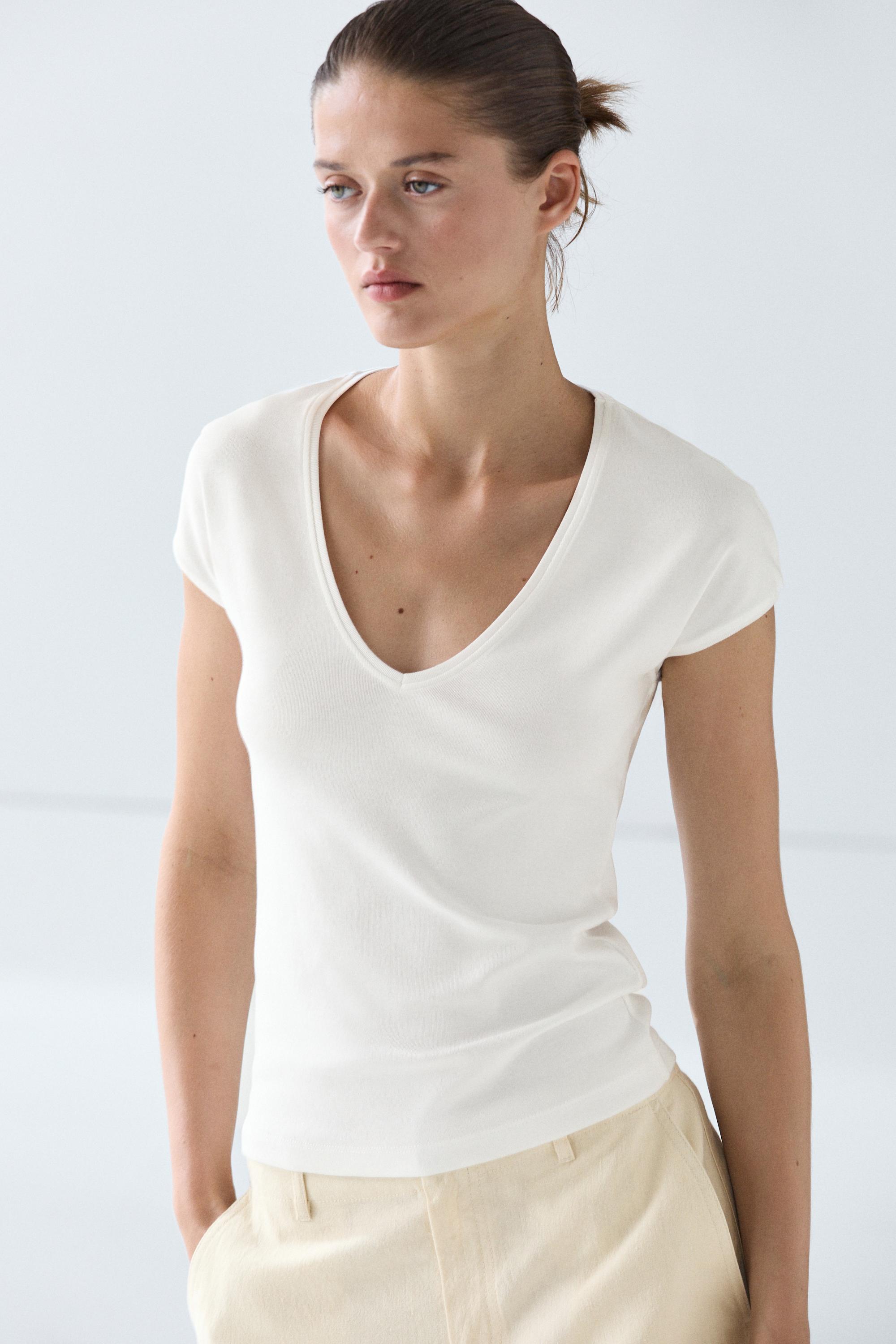 V-neck T-shirt