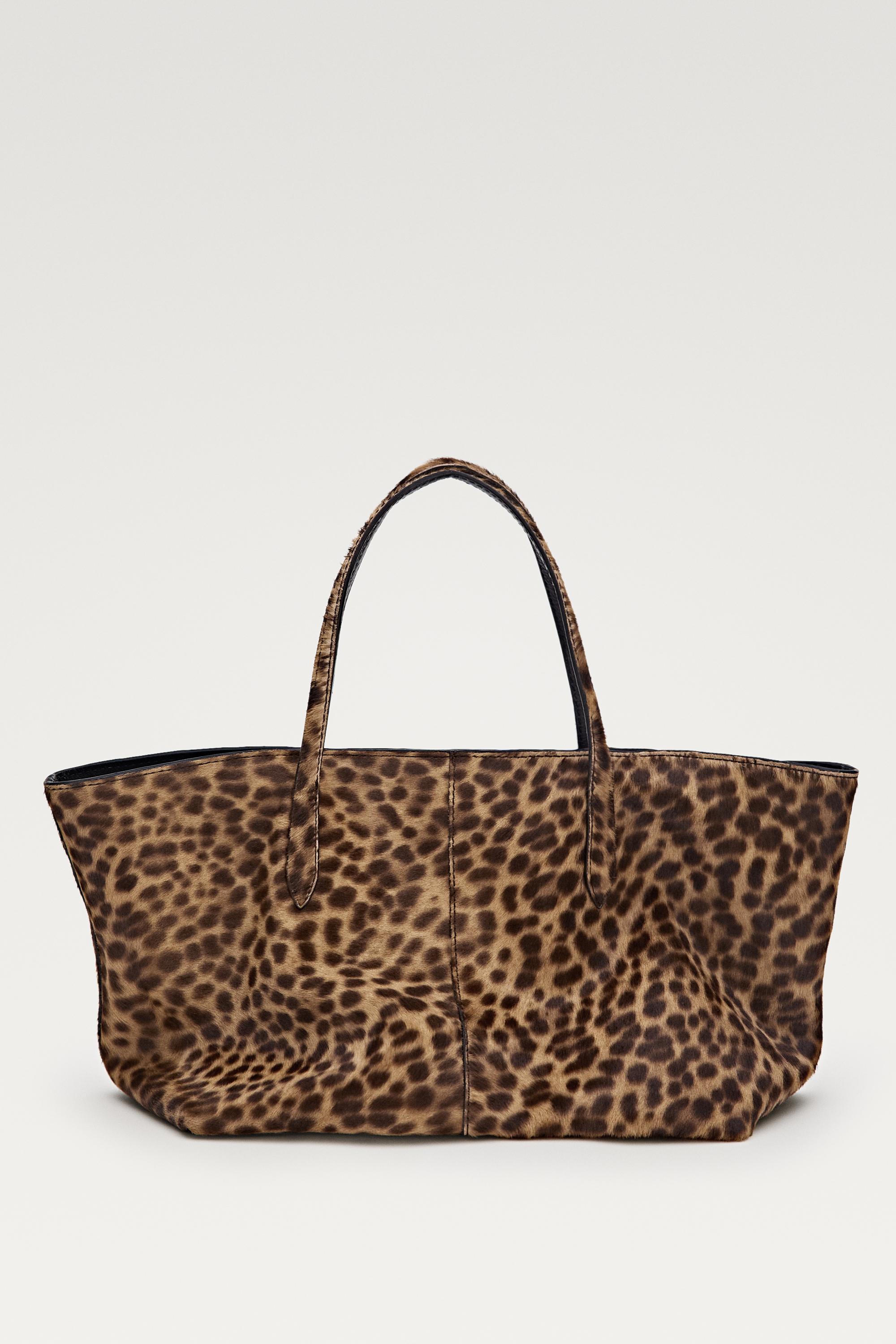 Medium leather tote bag with fur