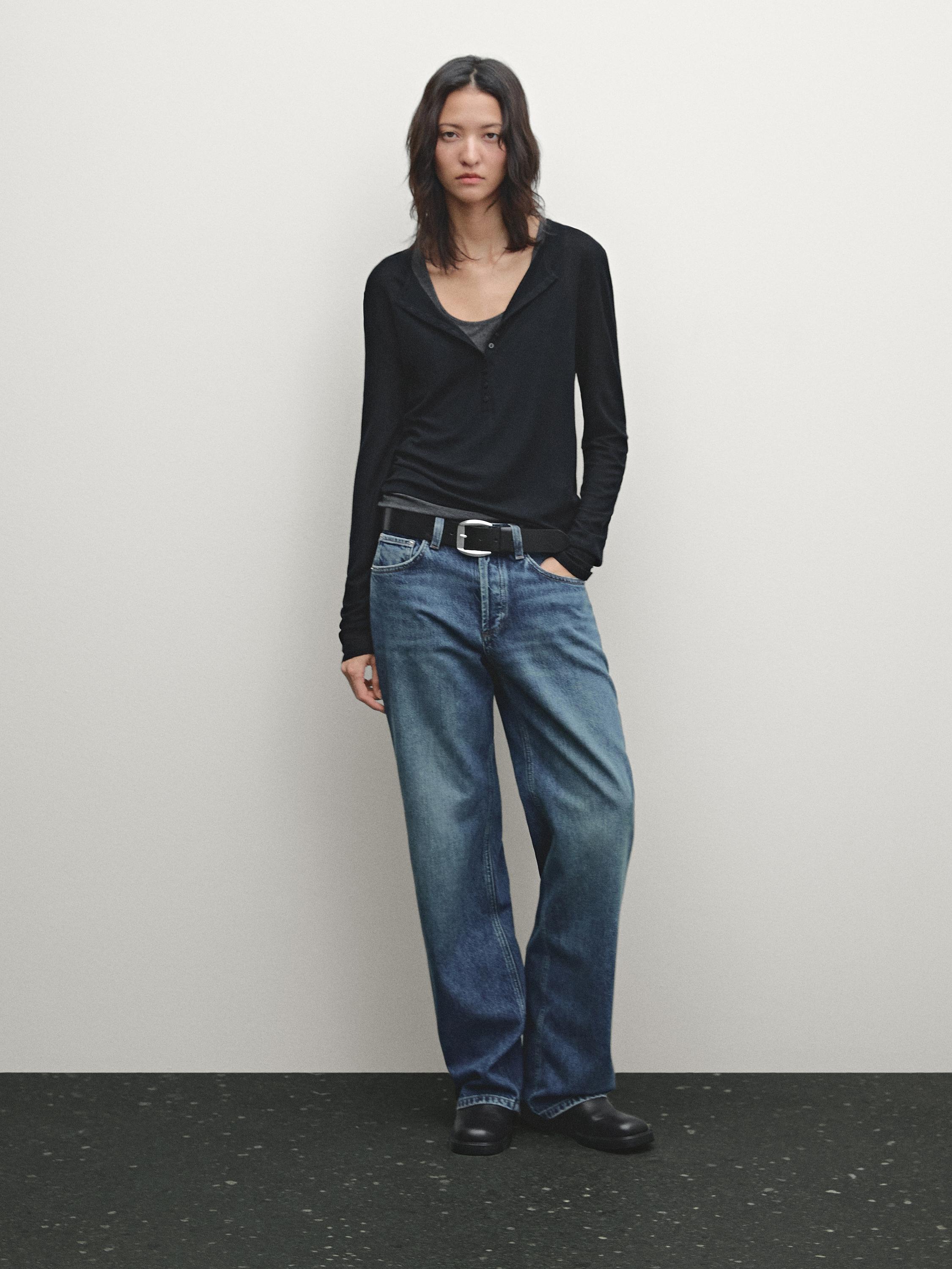 Double-layer T-shirt with buttons
