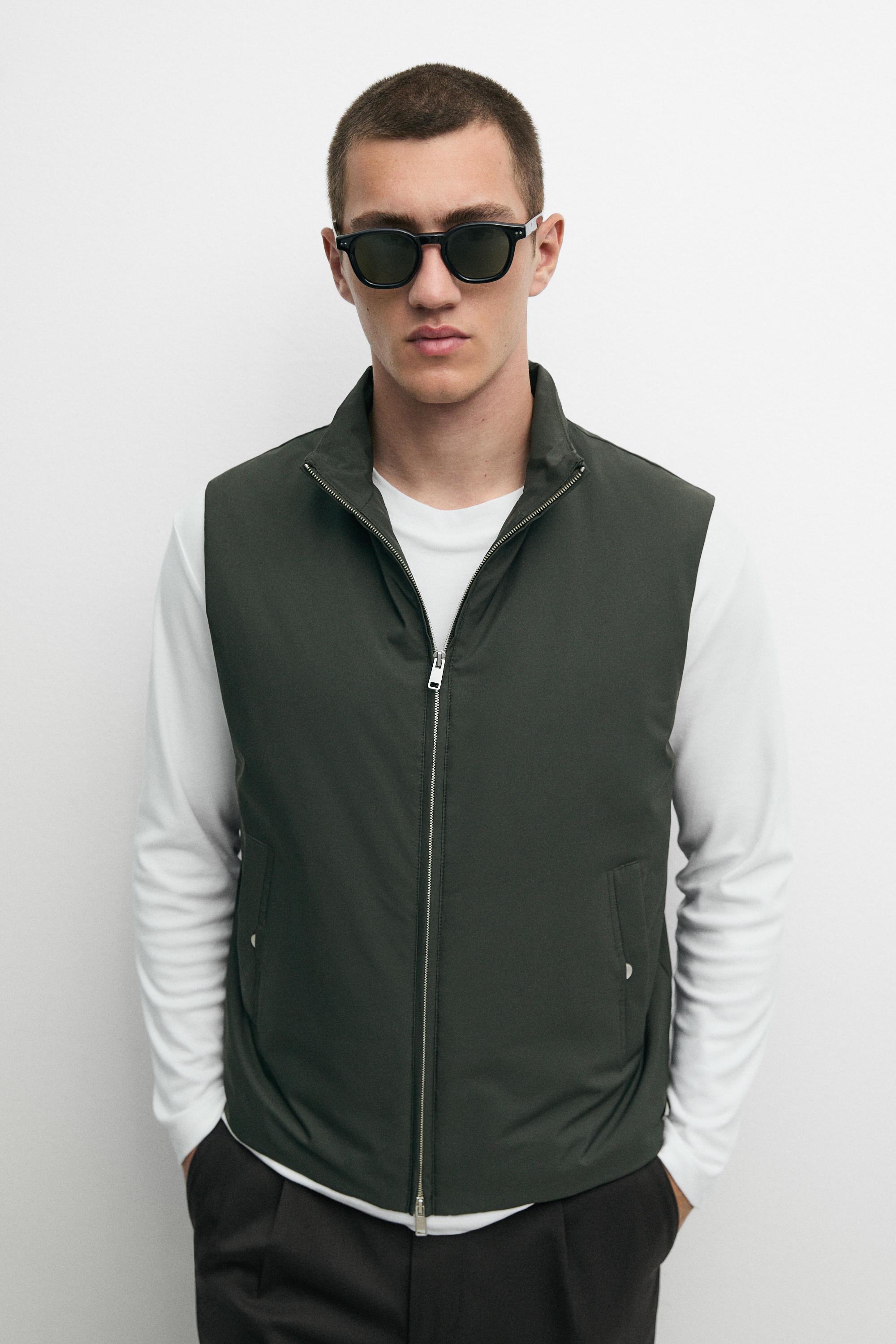 Ultra-lightweight water-repellent down gilet