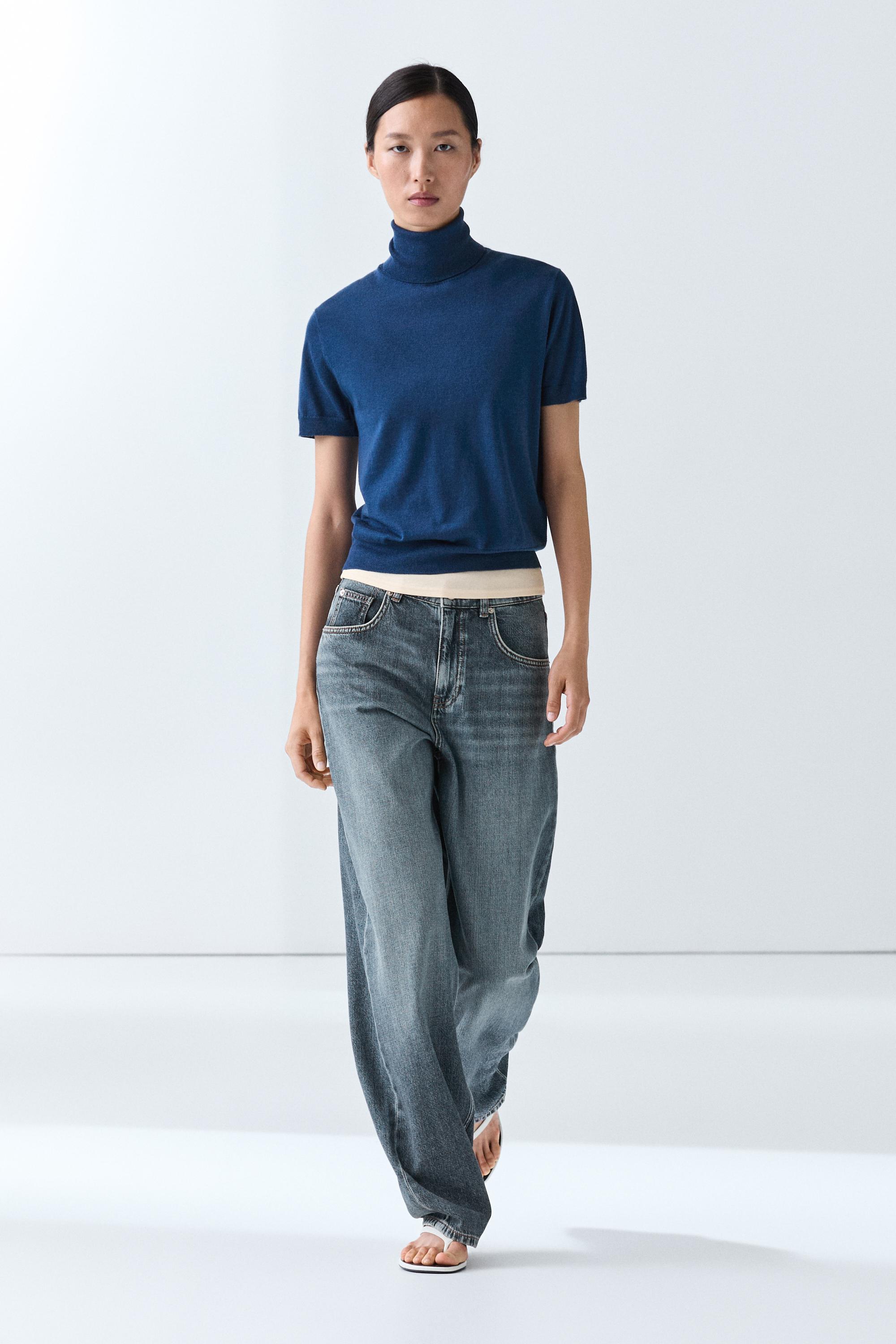 Turtleneck knit sweater