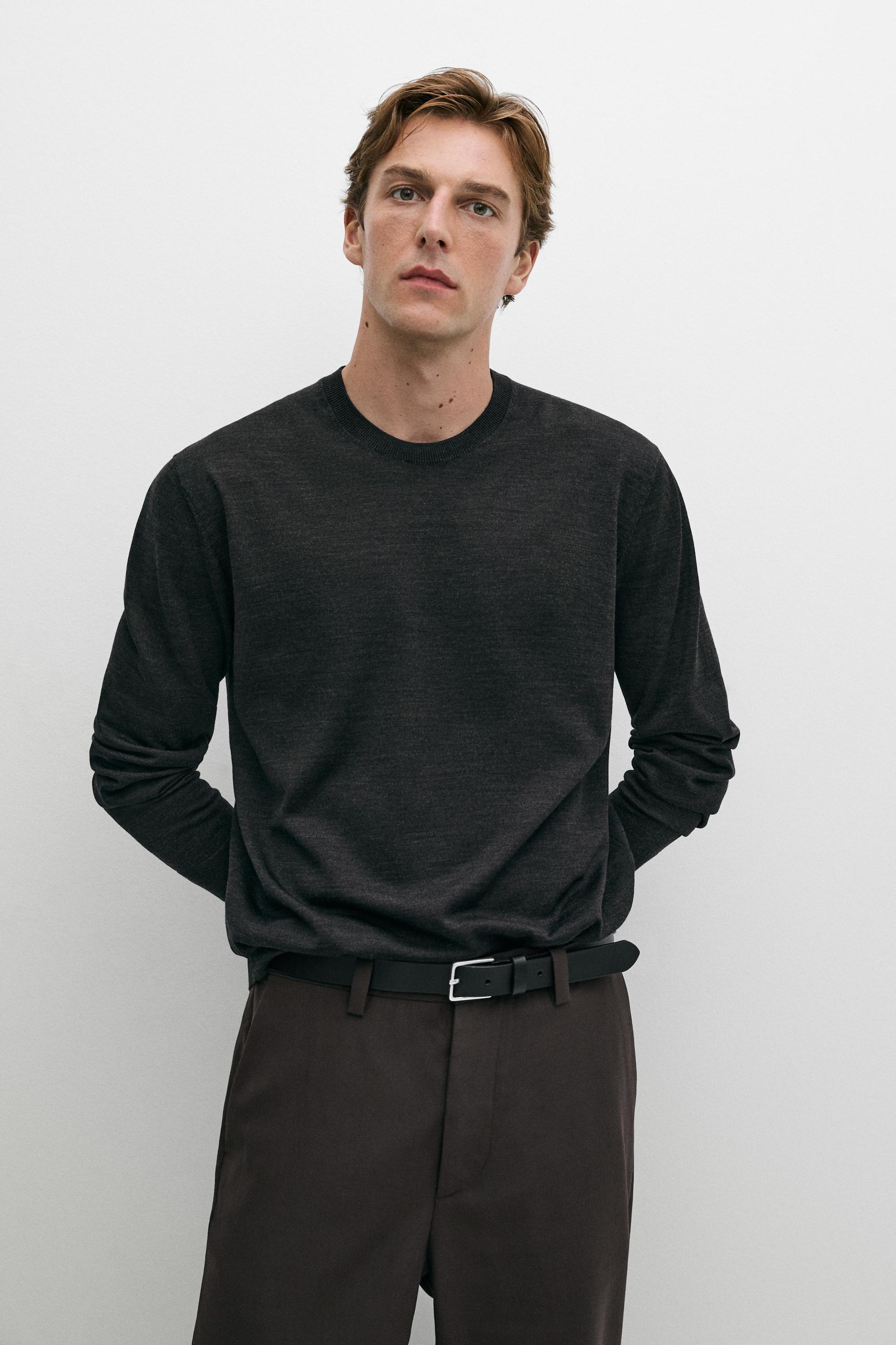 100% merino wool knit round neck sweater