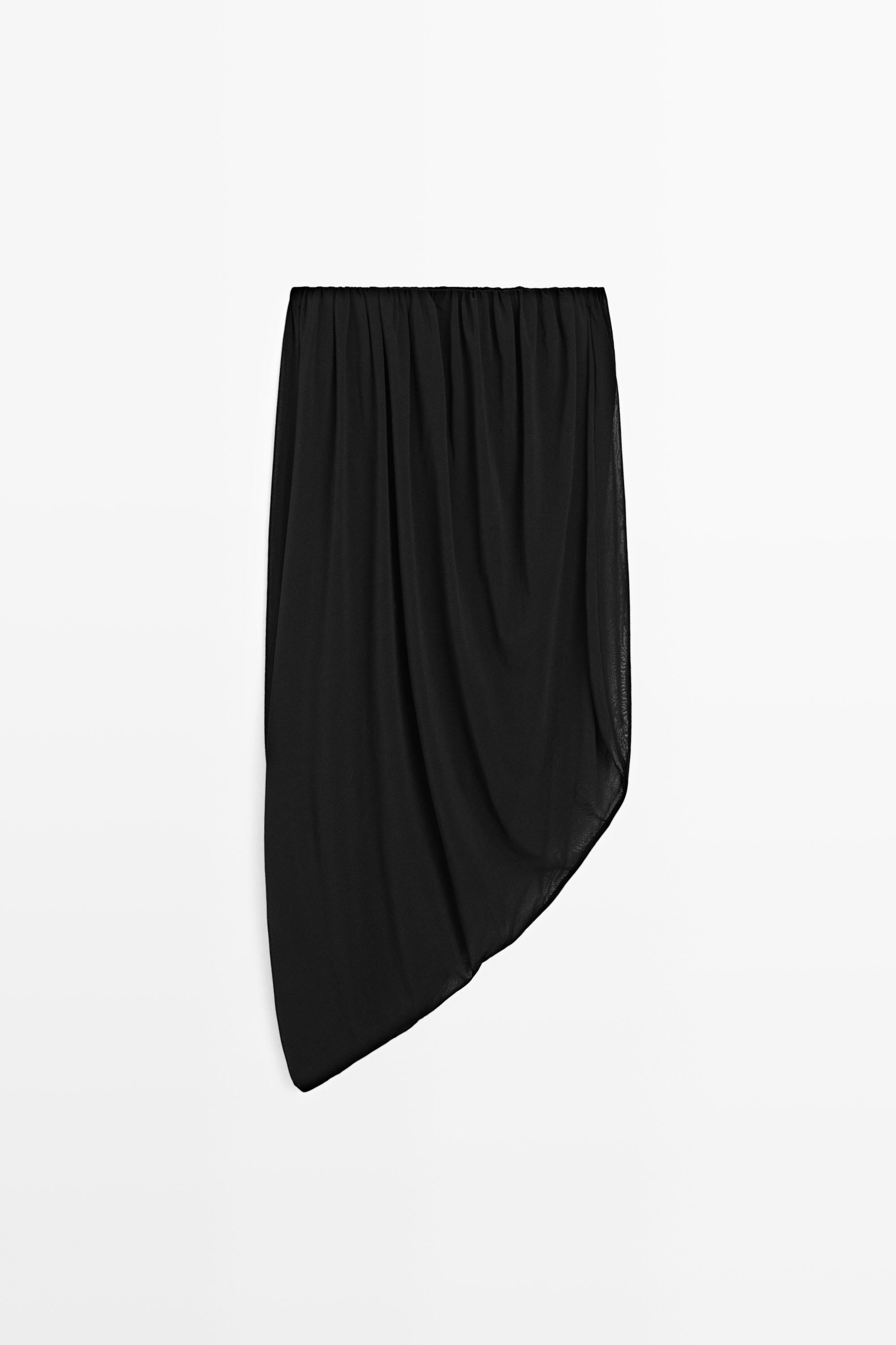Strapless flowing top