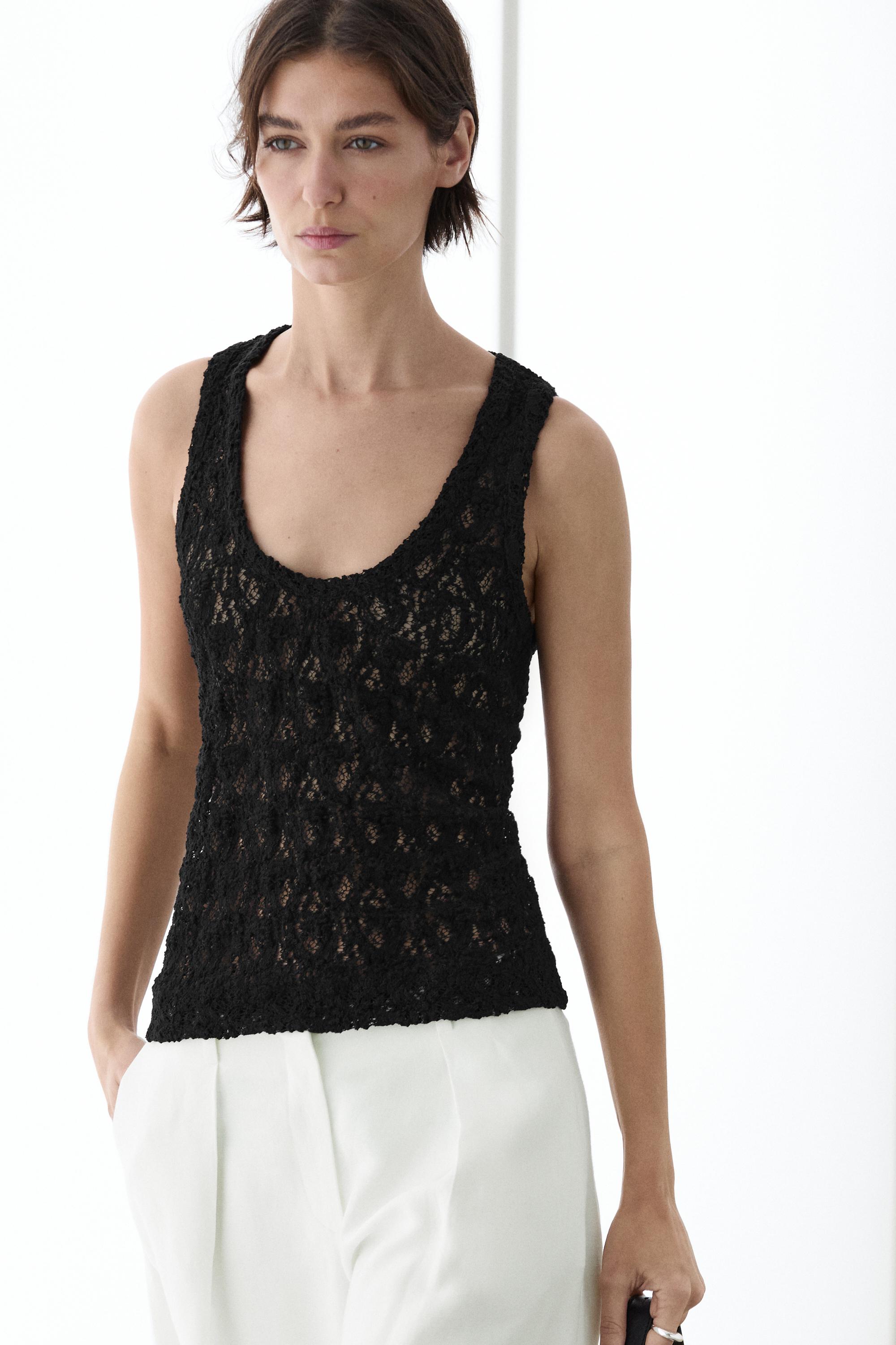 Round neck lace top