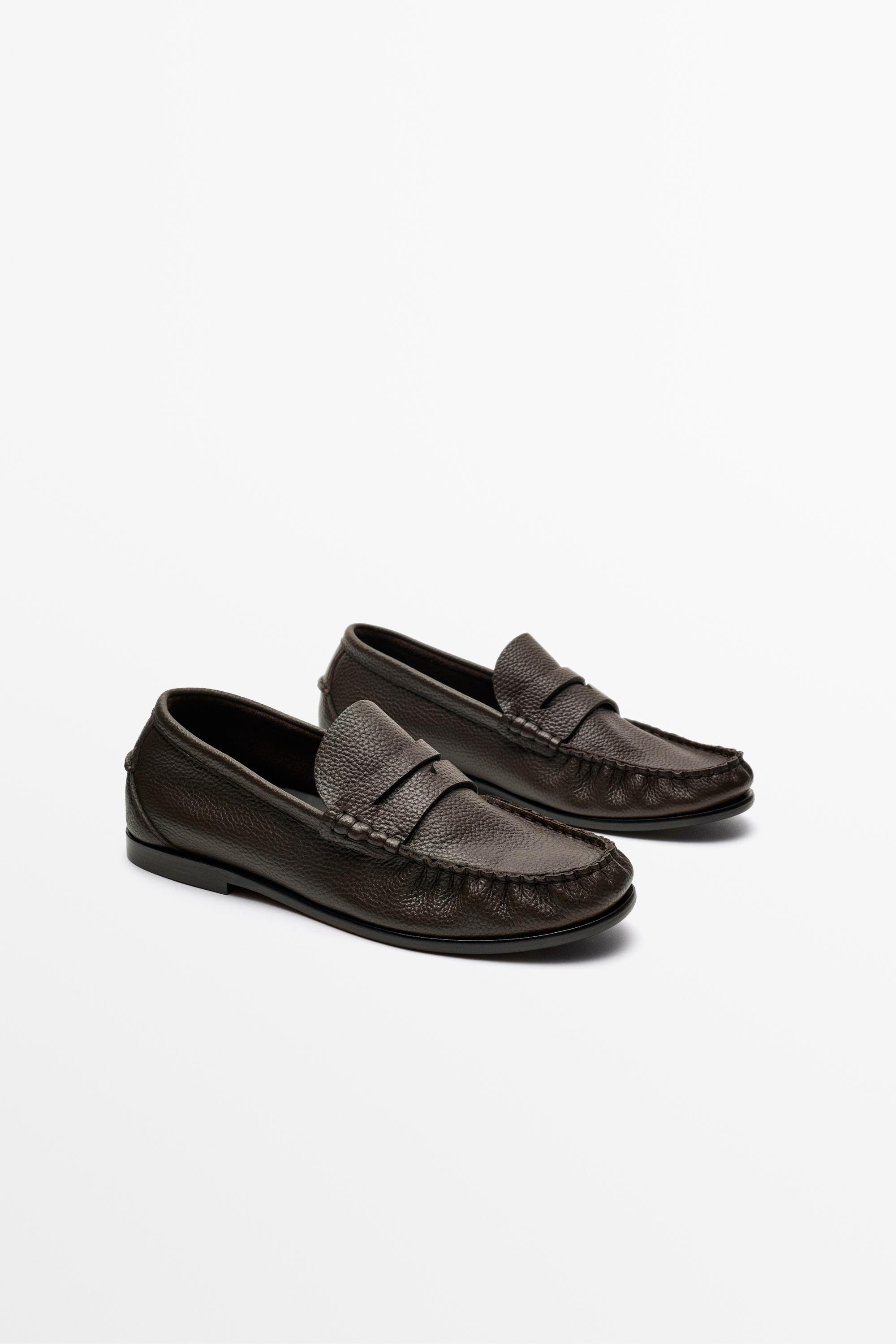 Soft leather shirred loafer