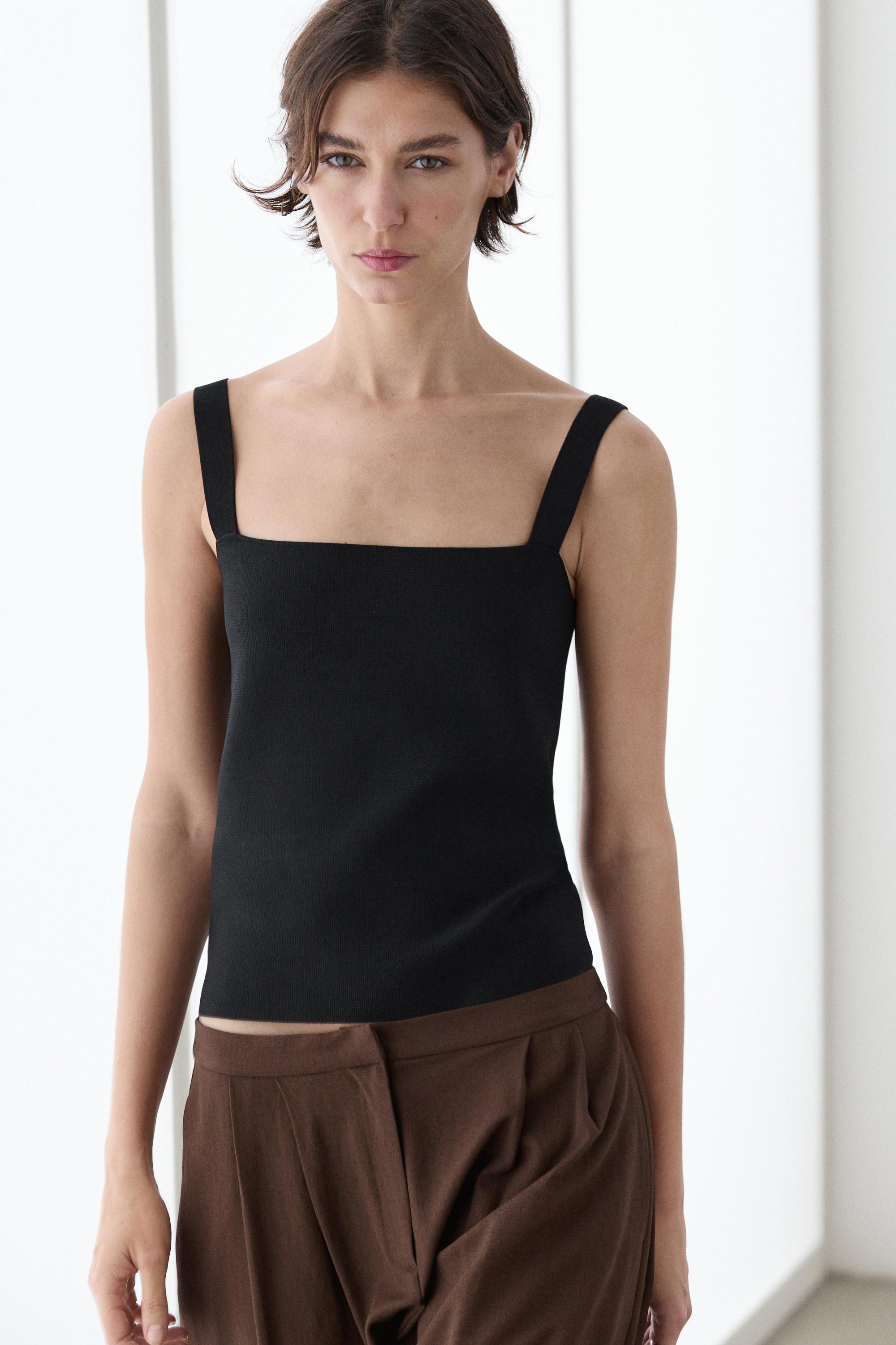 Knit top with a square neckline