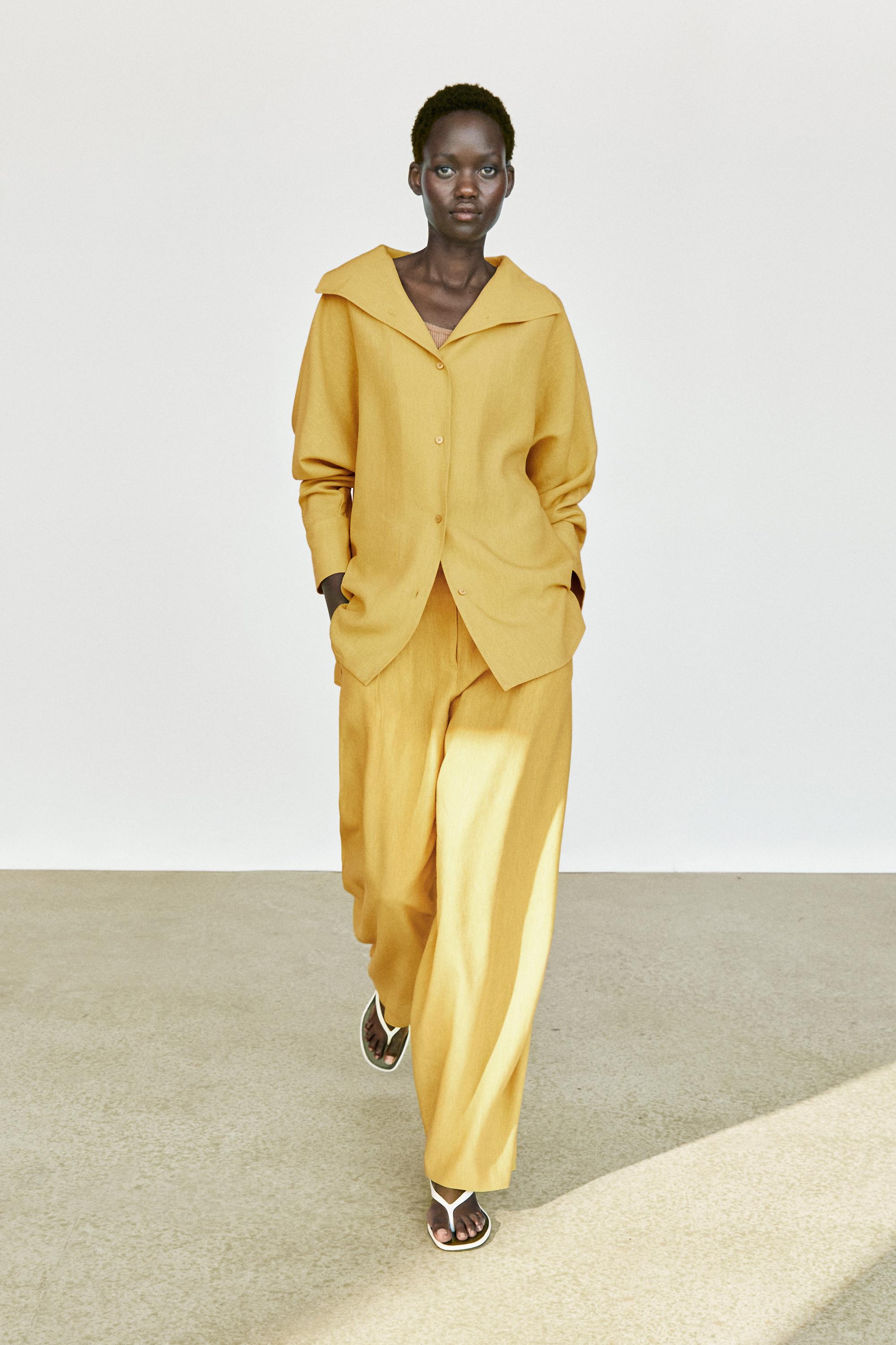Flowing linen blend shirt with statement collar