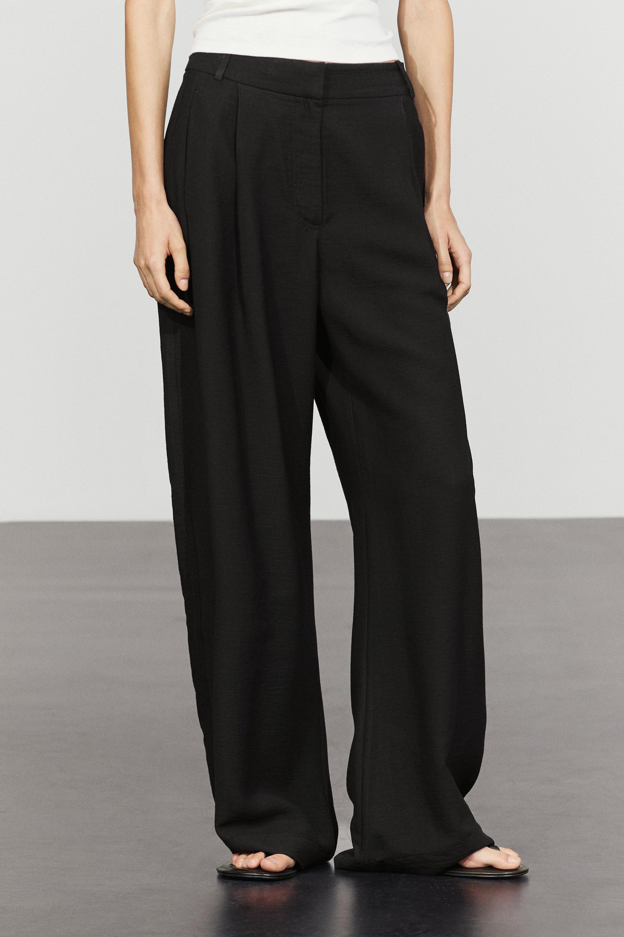 Pleated barrel fit pants
