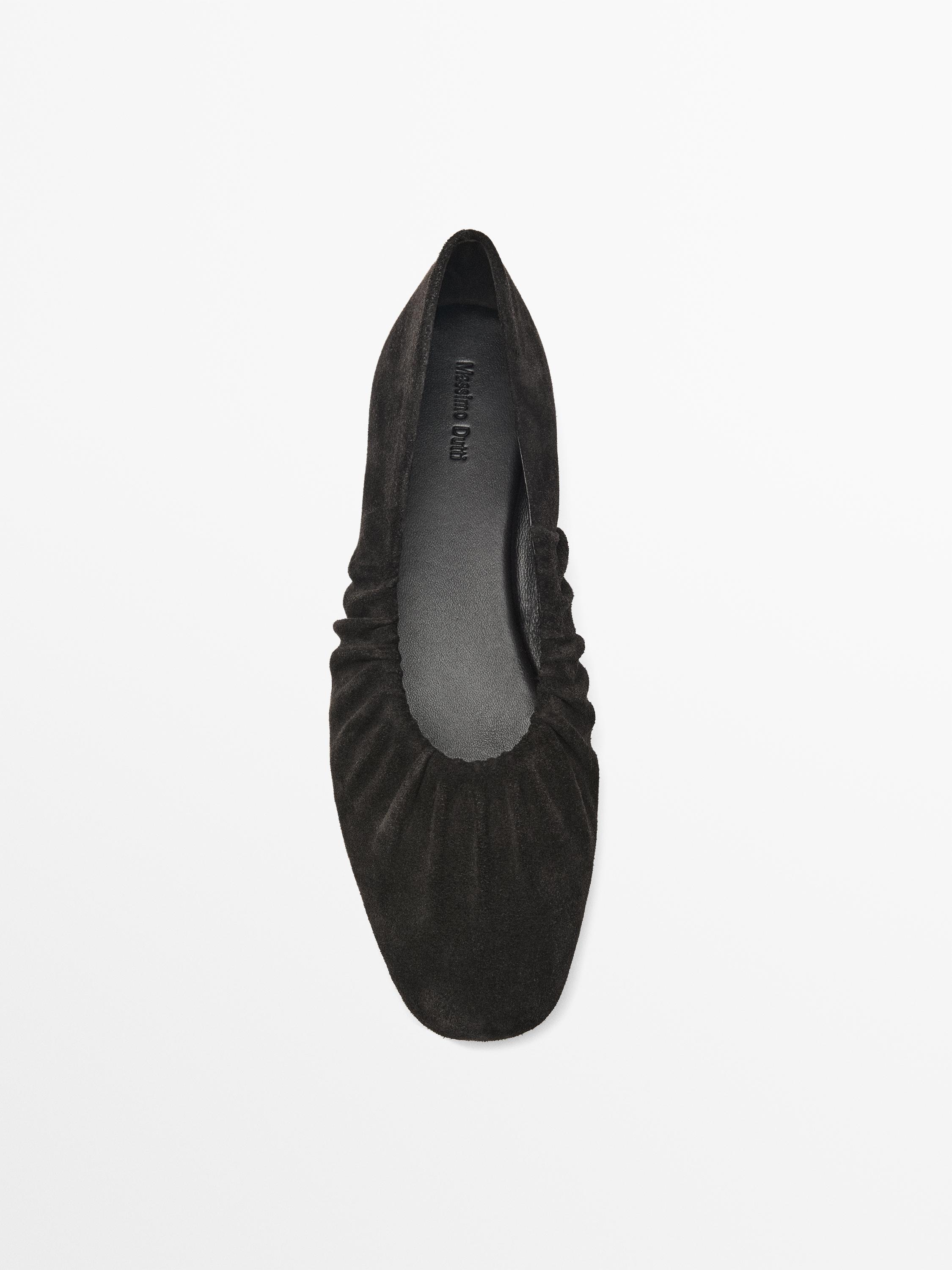 Gathered split leather ballet flats