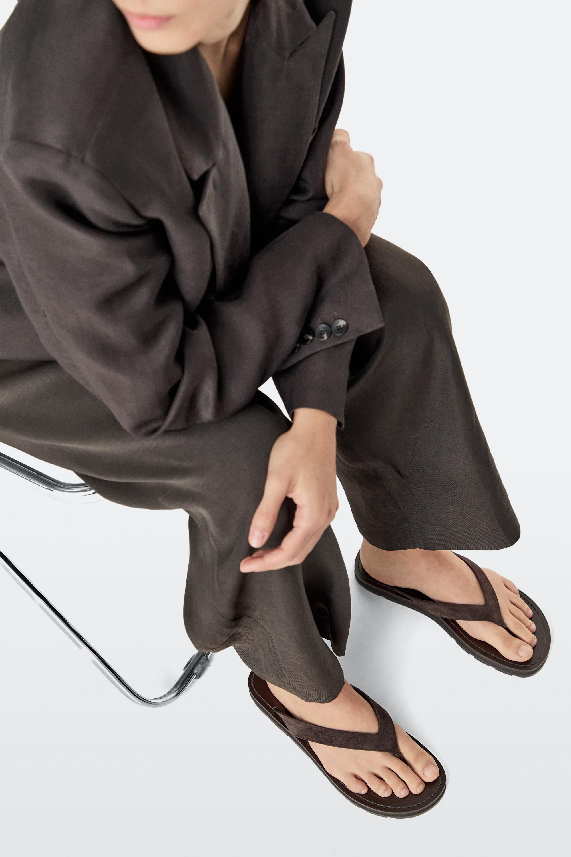 Leather toe divider sandals