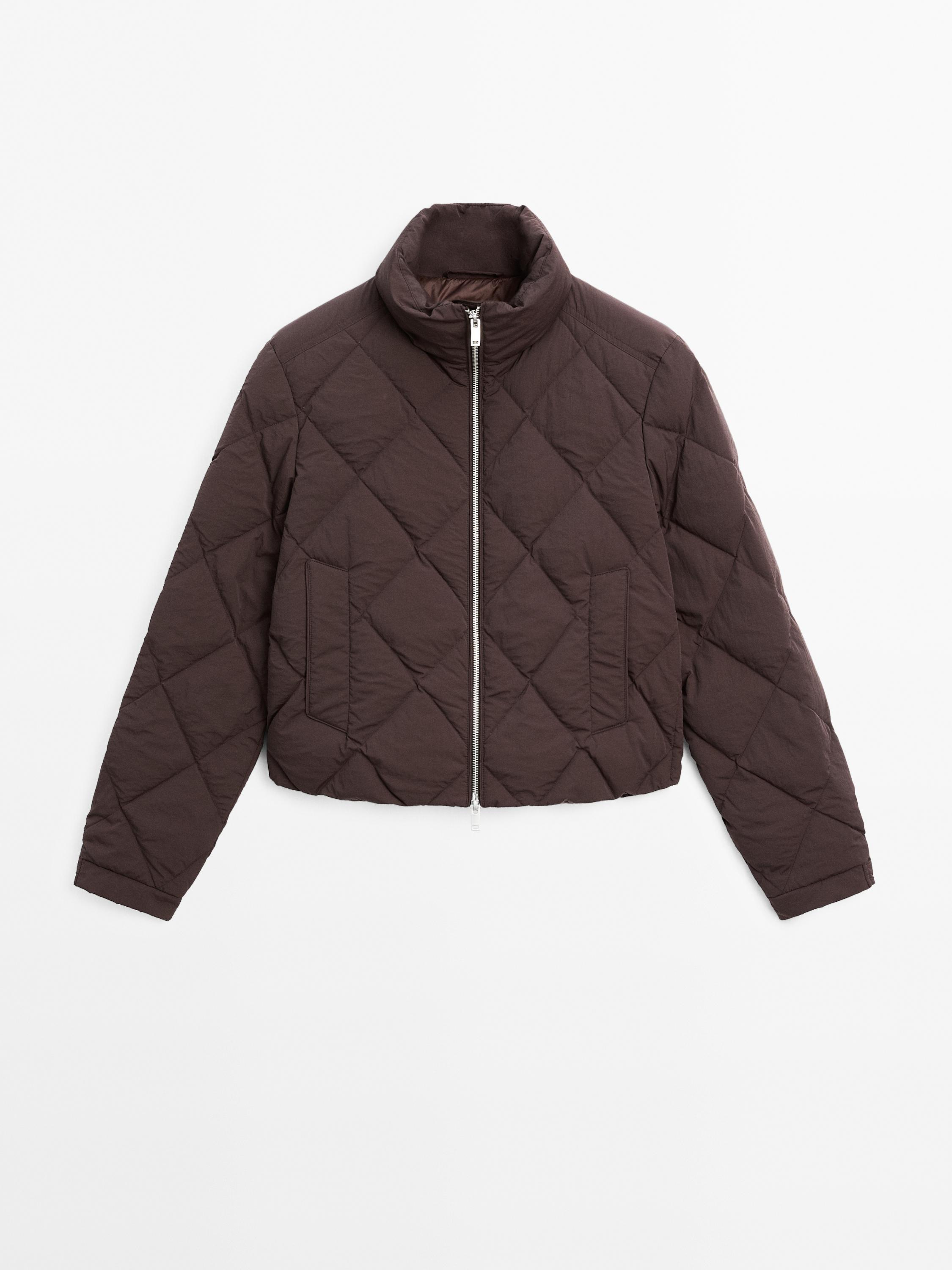 Short water-repellent down jacket