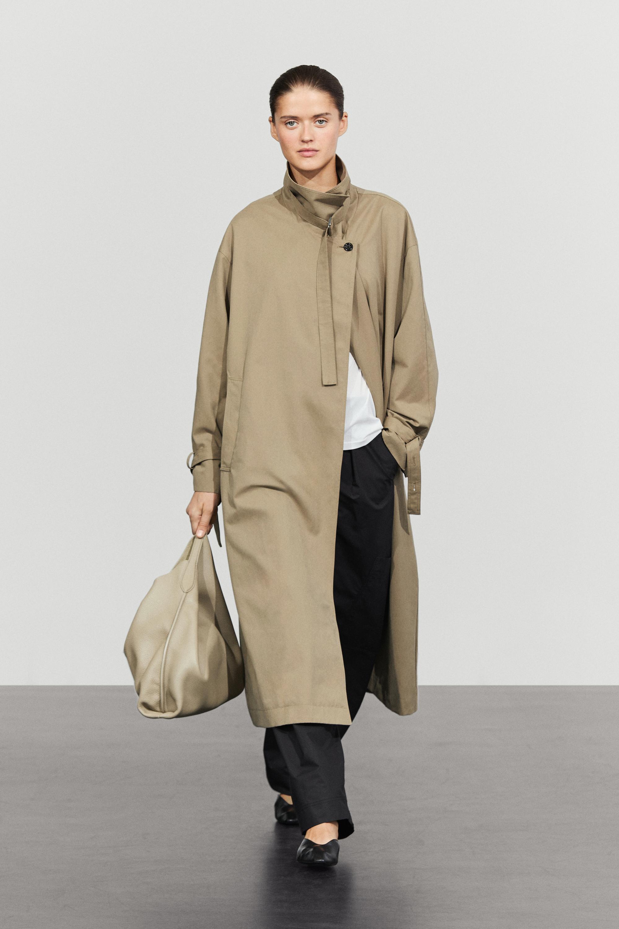 Long buckle-detail trench coat