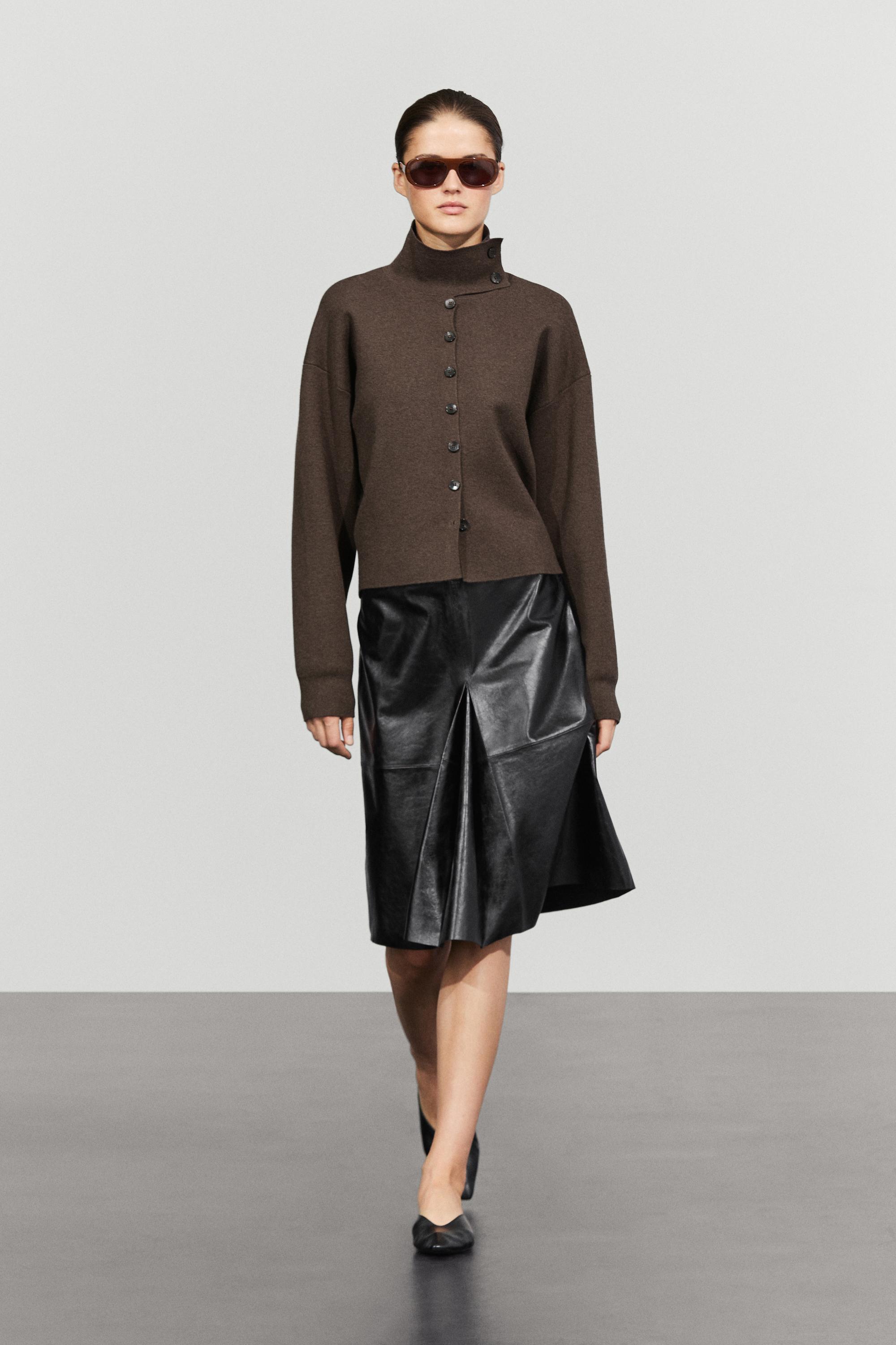 Short nappa leather skirt