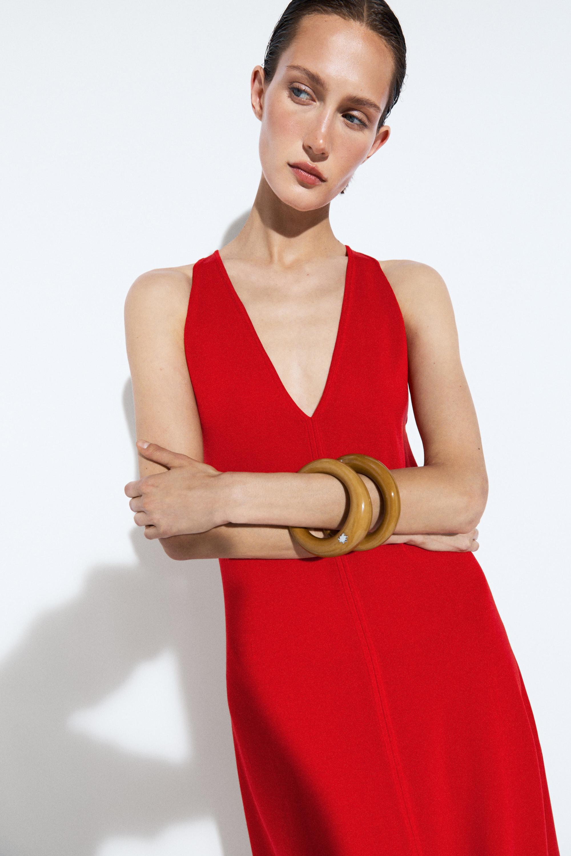 V-neck knit midi dress