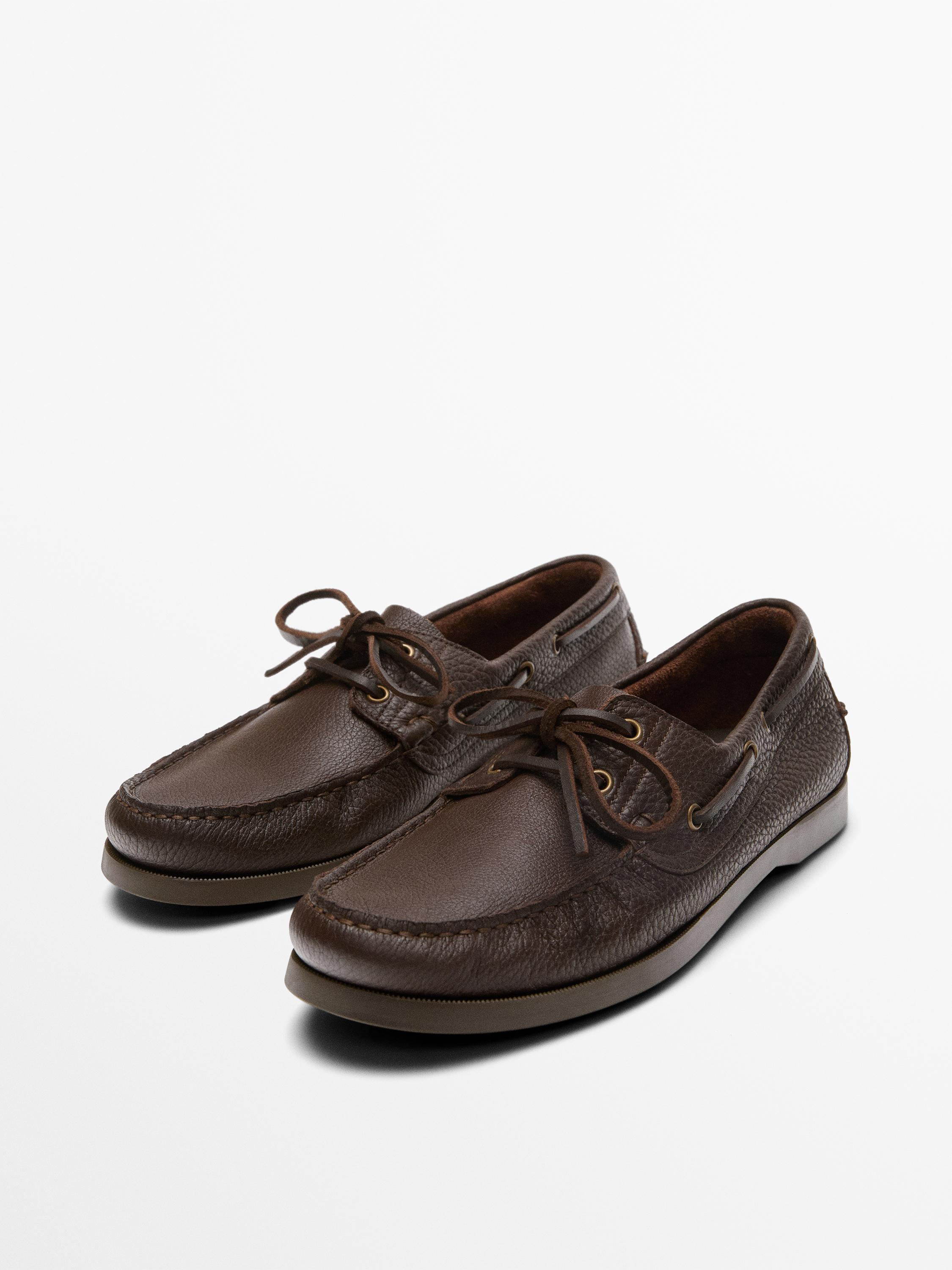 Leather deck shoes