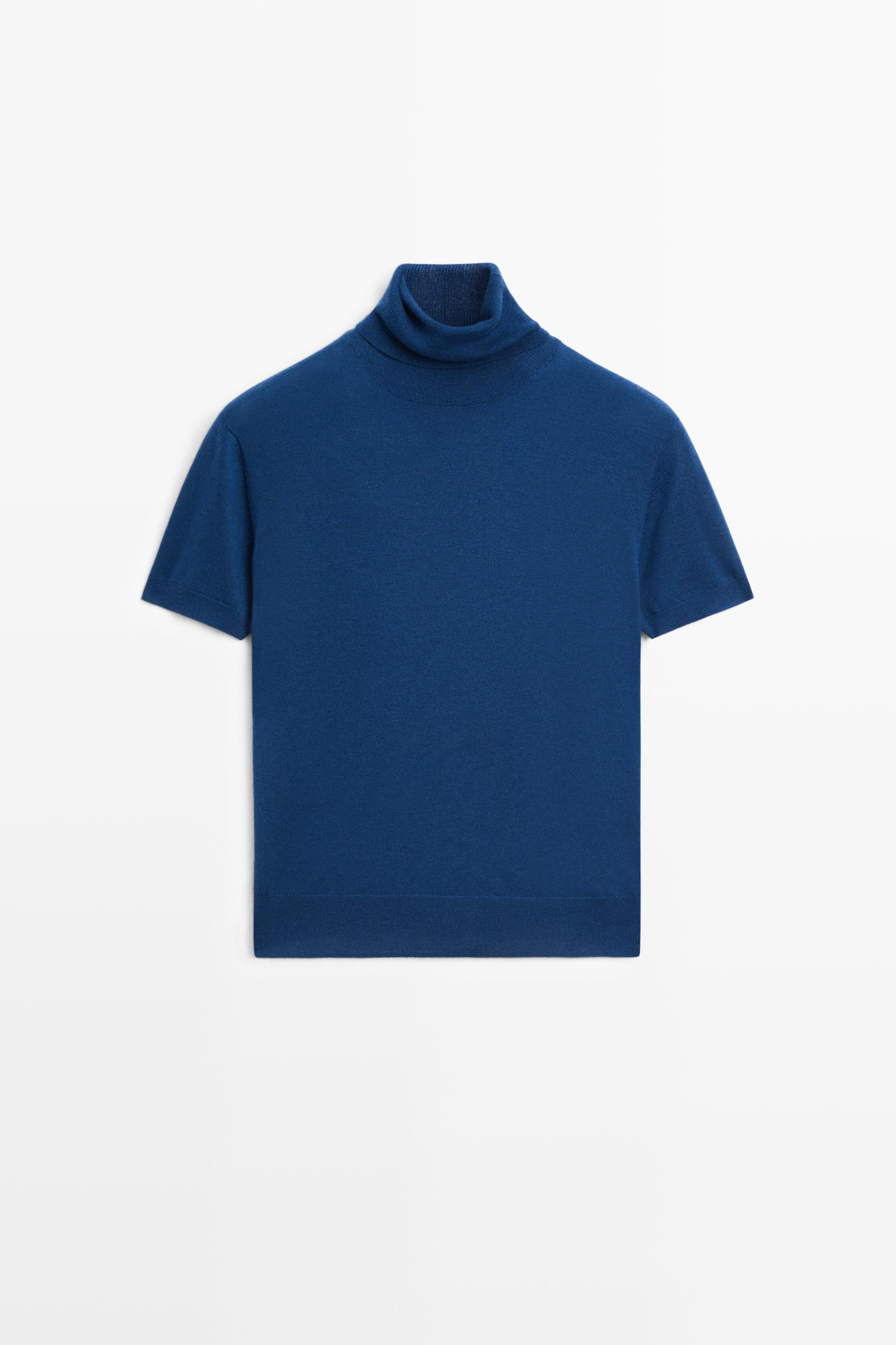 Turtleneck knit sweater
