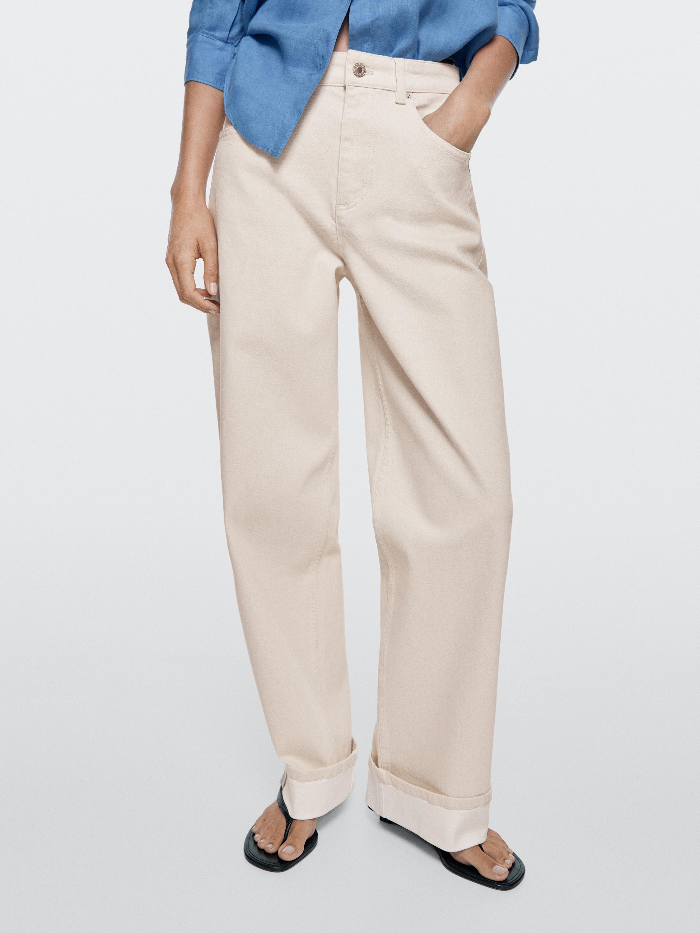 Straight-leg jeans with turn-up hems