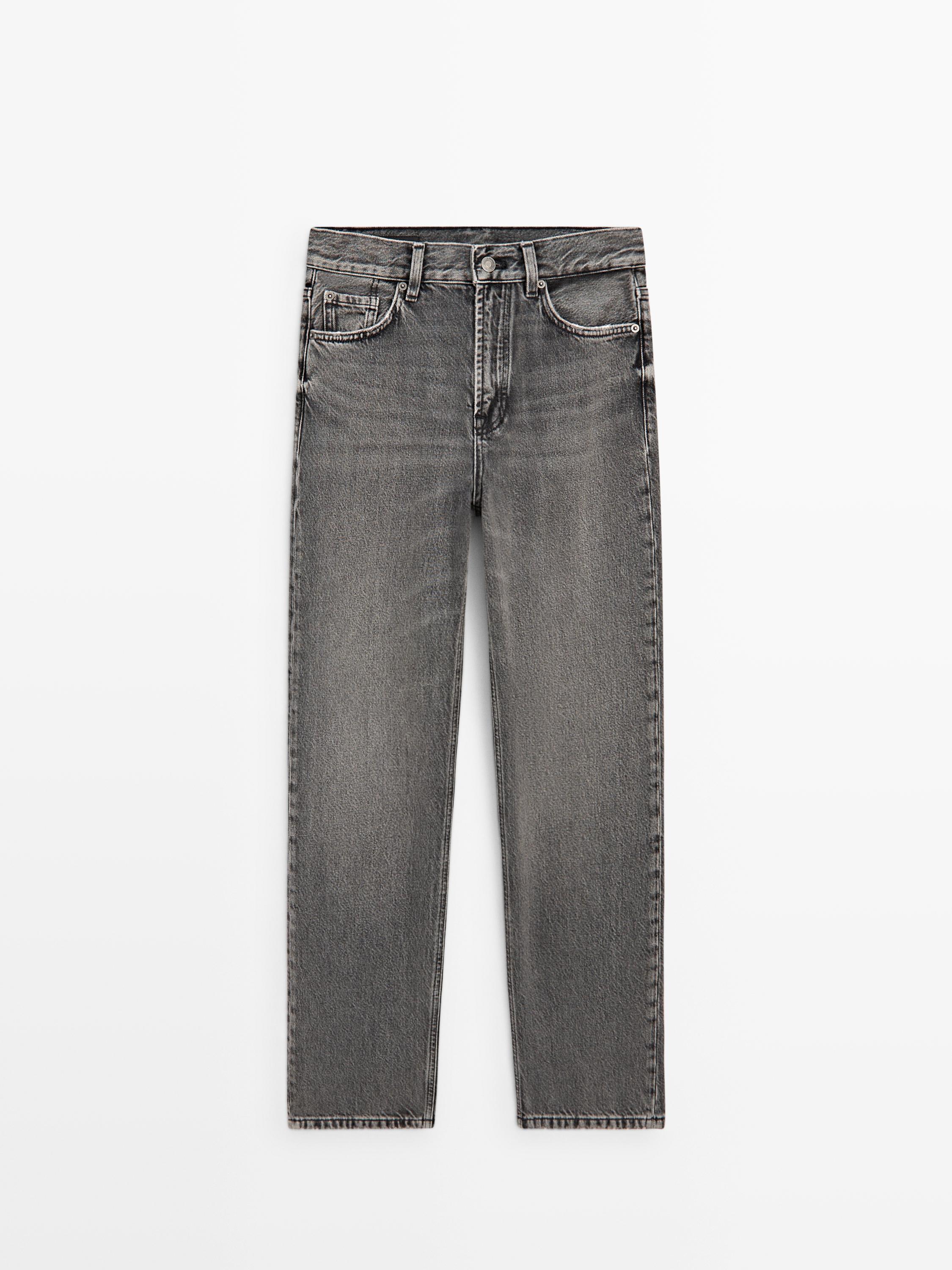 Straight-leg high-waist jeans